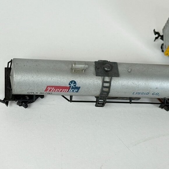 HO Scale Vintage Model Train Cars 2 Tanker & Freight Model Train Collector - Picture 3 of 10